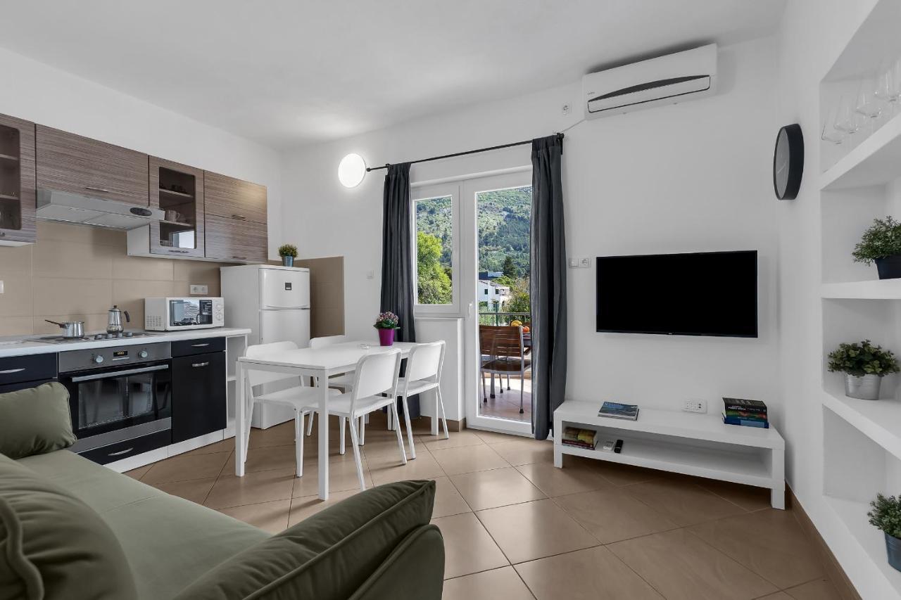 Apartament Barbaric *