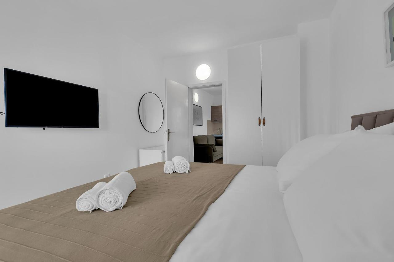 Apartament Barbaric *