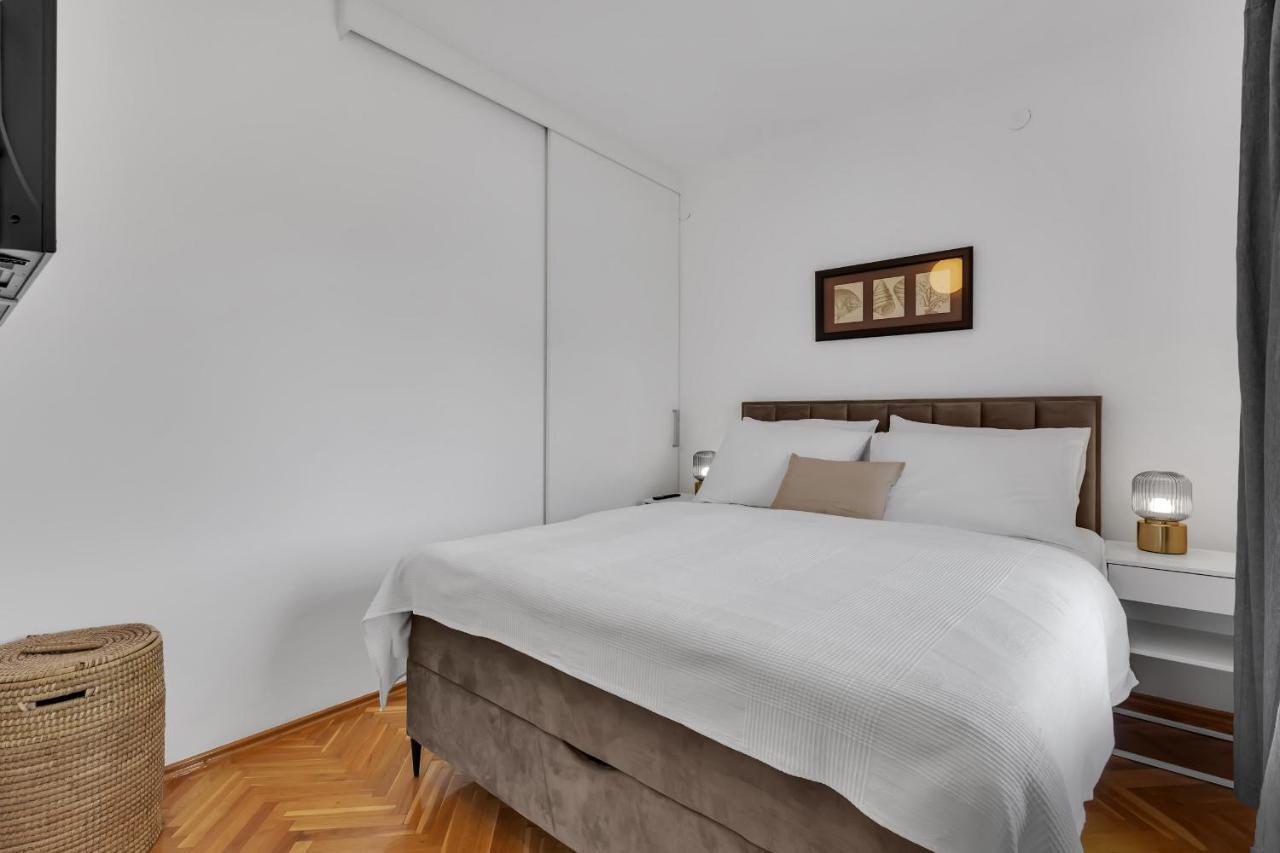 Apartament Barbaric